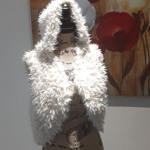Glam Vintage Soul, sleeveless hooded vest faux fur